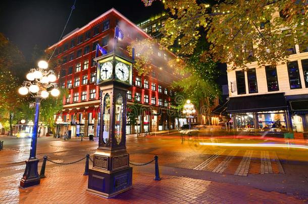 在历史上重要的蒸汽钟采用美食城范库弗峰,加拿大