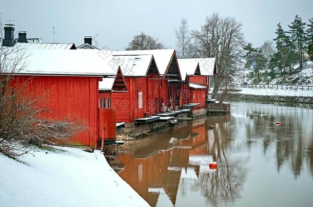 老的在历史上重要的波尔沃,芬兰.红色的有色的酿酒的木制的牲口棚