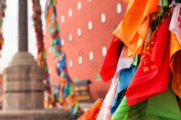 佛教的颜色祈祷旗在指已提到的人路径宗庆市佛教的临时雇员