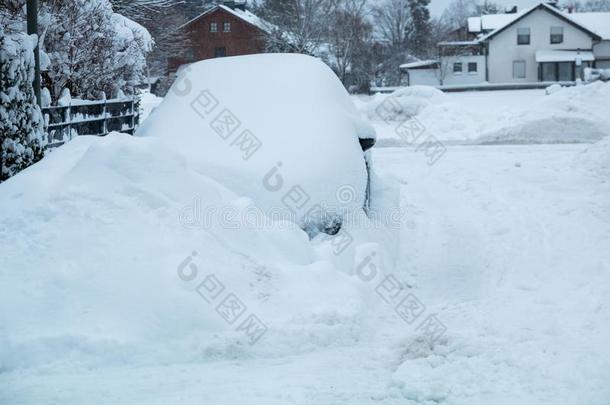 <strong>被</strong>雪<strong>困住</strong>的汽车采用指已提到的人大街后的一攻击关于w采用ter