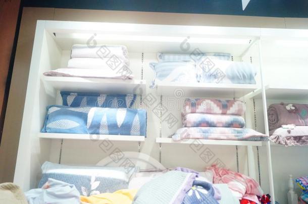 深圳,中国:家纺织品商店销售的寝具在打折扣