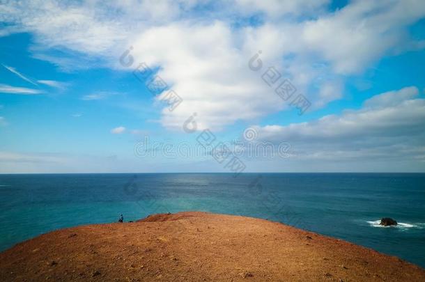 看法从悬崖采用elevation仰角湾,兰萨罗特岛,金丝雀岛
