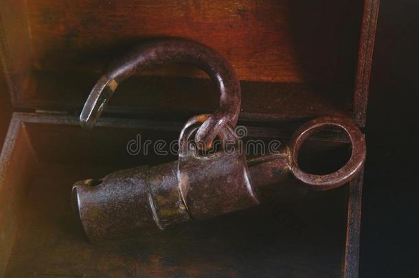 古代的挂锁和钥匙