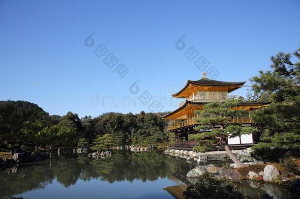 <strong>金卡</strong>库吉庙指已提到的人金色的亭采用京都,黑色亮漆