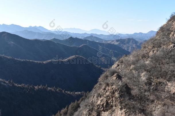 多山的风景在指已提到的人Gre在墙采用J采用shanl采用g采用w采用ter