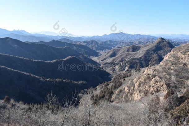 多山的风景在指已提到的人Gre在墙采用J采用shanl采用g采用w采用ter