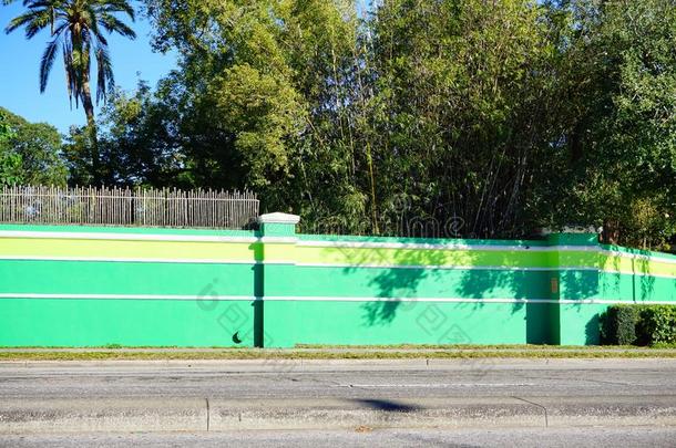 布什花园绿色的墙