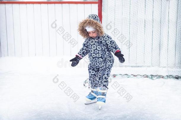 小孩小孩享有学问冰溜冰向溜冰溜冰场战胜diameter直径