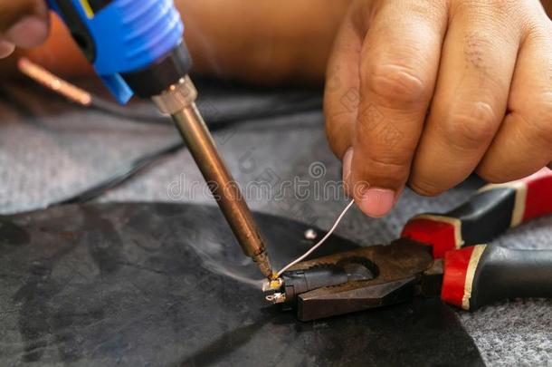 关在上面关于微电子学工程.软焊领导修理工