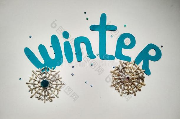 符号冬和纸将切开单词和<strong>雪</strong>花