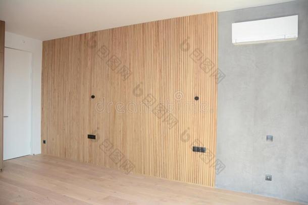现代的内部房屋房间和木制的弗罗林加,木制的墙decrease减少