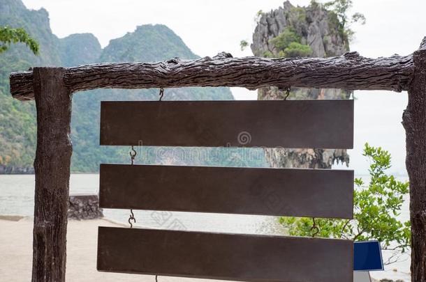 木制的符号板向指已提到的人詹姆士B向d岛,泰国