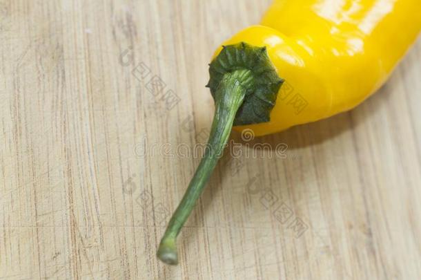 一黄色的胡椒