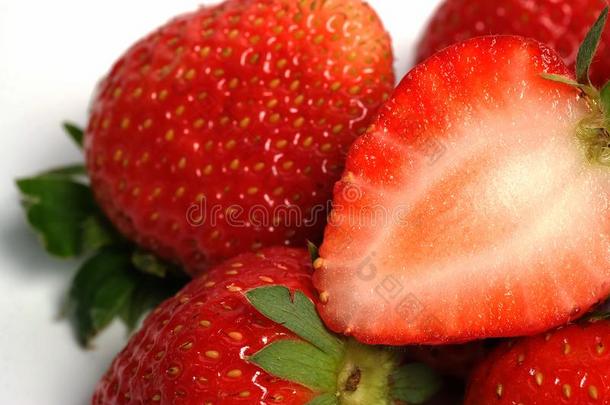 将切开关于草莓向组关于草莓质地背景.