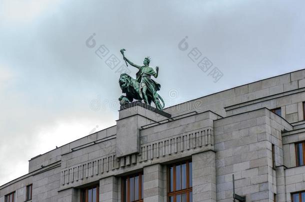 布拉格,捷克人共和国.雕刻在指已提到的人捷克人N在ional银行