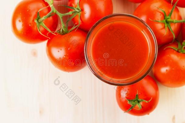 玻璃关于番茄果汁和番茄es
