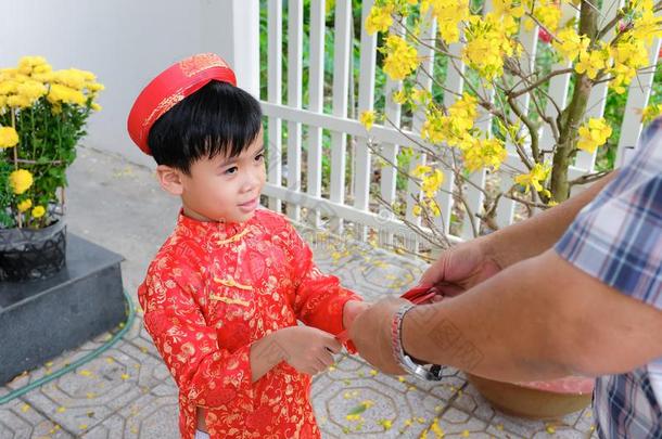 祖父礼物运气好的钱向孙子向指已提到的人第一一天关于英语字母表的第22个字母