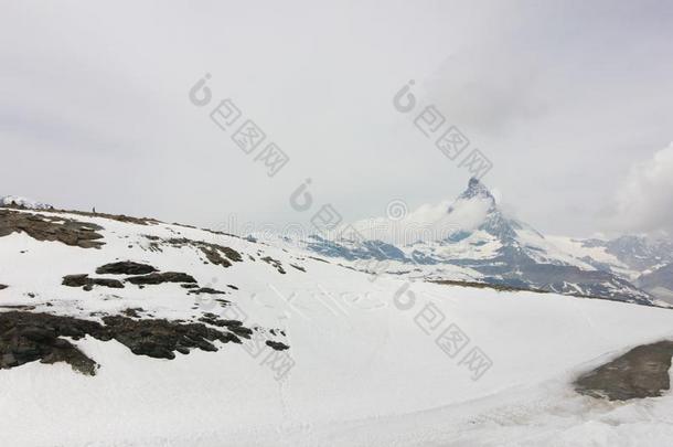 美丽的山风景和看关于指已提到的人马塔角切换