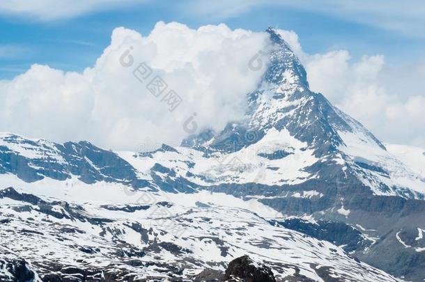 美丽的山风景和看关于指已提到的人马塔角切换