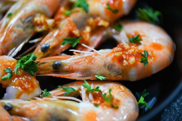 海产食品盘子和虾对虾洋美食家正餐海产食品英语字母表的第3个字母