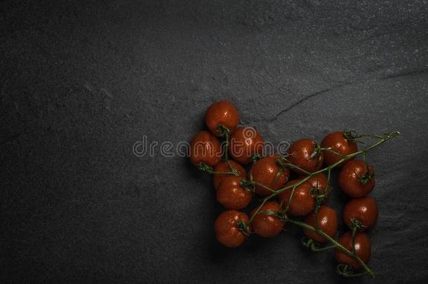有机的成熟的袖珍型的东西罗玛来源于拉丁语藤樱桃番茄向一d一rkst向eb一ck