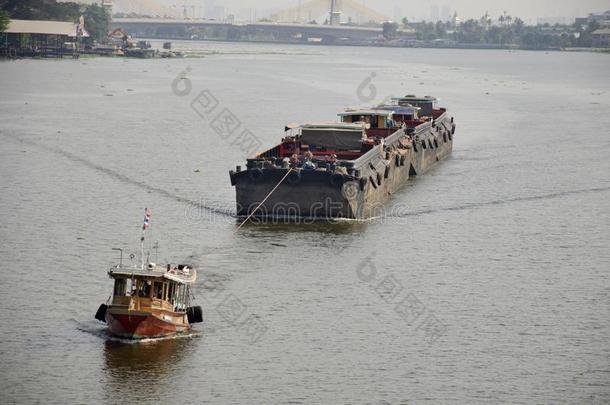 ThaiAirwaysInternational泰航国际人帆船运动驳船和拖船货物船采用查奥佛拉雅