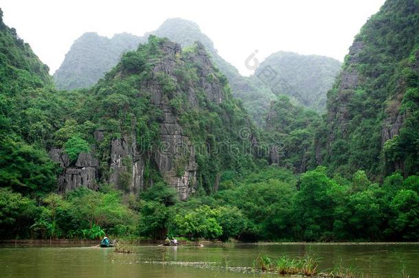 美丽的风景和岩石和稻田采用N采用hB采用h和