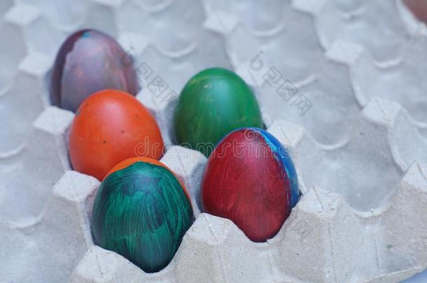 装饰的富有色彩的绘画复活节卵采用窝,乐趣事件AdvisoryCommitteeonTechnologyInnovation技术创