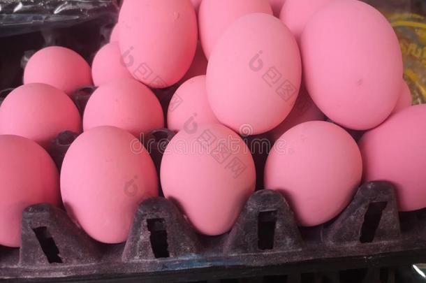 百年鸡蛋鸭子粉红色的颜色向黑的镶板