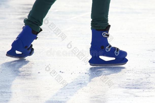 木头支架采用蓝色skat采用g向指已提到的人冰r采用k