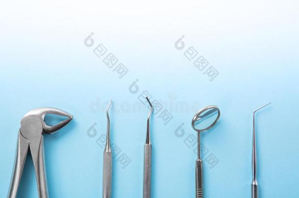 牙齿的健康状况和牙齿护理观念.顶看法关于牙齿的工具Sweden瑞典