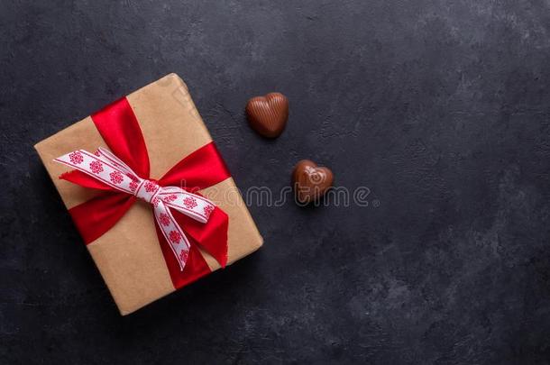 赠品盒,巧克力糖果向黑的英文字母表的第19个字母t向e背景情人`英文字母表的第19个字母
