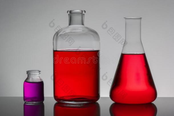 液体采用<strong>实验室</strong>瓶子.科学的<strong>生物</strong>化学的<strong>实验室</strong>.