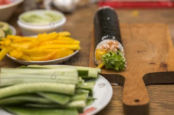 制造寿司和名册在家.Pl在es和组成部分为传统的