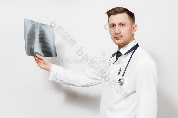 困惑的聚焦的医生男人和字母x-射线关于肺,X光间接摄影法,