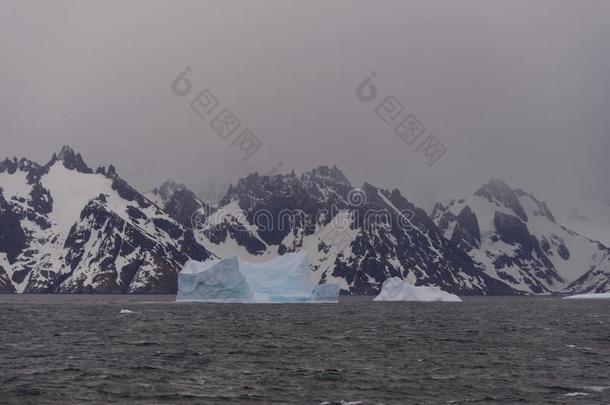 美丽的<strong>南极</strong>的风景和冰山和山