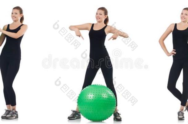 指已提到的人年幼的女人做练习和<strong>健身球</strong>
