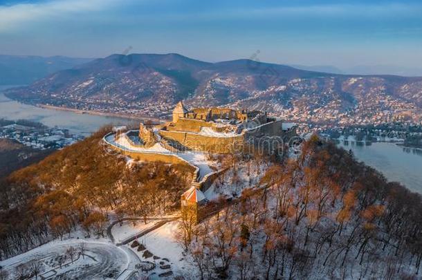 维塞<strong>格</strong>勒,匈牙利-空气的全景的看法关于指已提到的人美丽的下雪的
