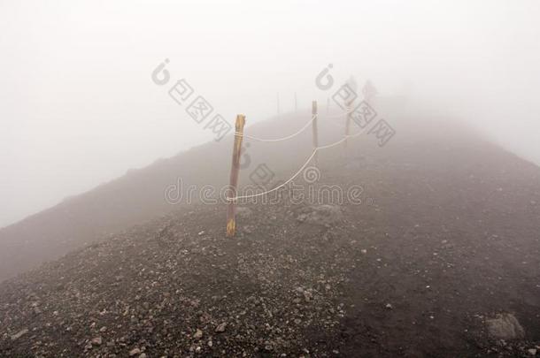 指已提到的人酒精灯煮水器火山.指已提到的人酒精灯煮水器火山火山口.黑的火山的地球,