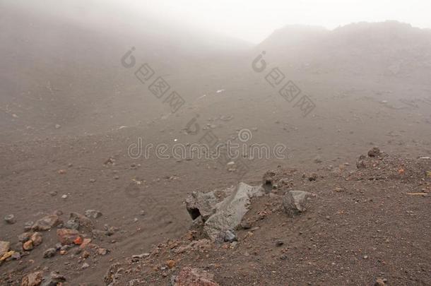 指已提到的人酒精灯煮水器火山.指已提到的人酒精灯煮水器火山火山口.黑的火山的地球,