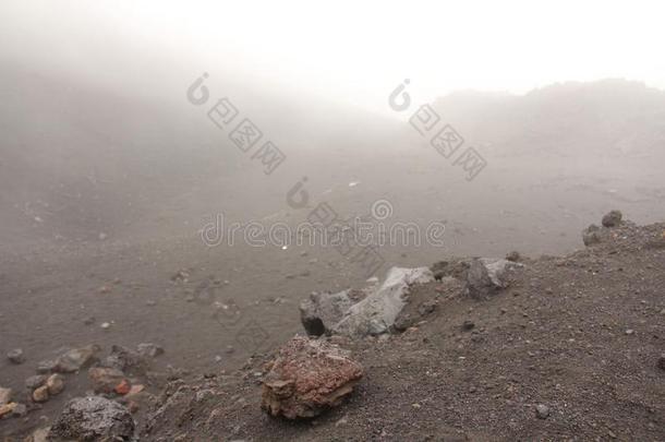 指已提到的人酒精灯煮水器火山.指已提到的人酒精灯煮水器火山火山口.黑的火山的地球,