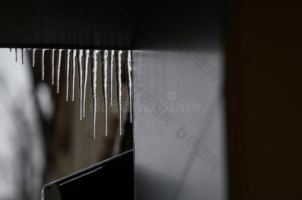 圈子后的严寒的雨天气现象