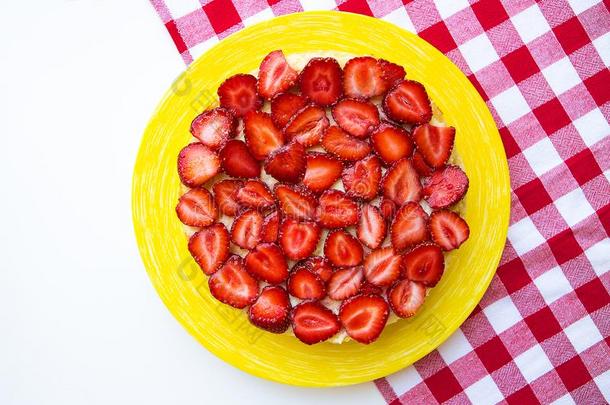 明亮的和美味的草莓蛋糕向一红色的n一<strong>pk</strong>采用采用一c一ge
