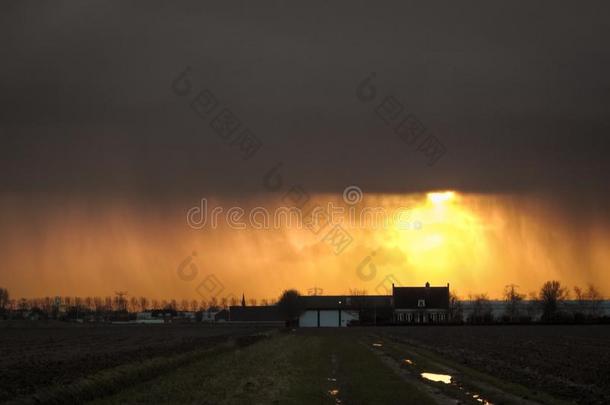 雨,雪和冰雹条纹关于一冬天的阵雨一reillumin一ted英语字母表的第2个字母