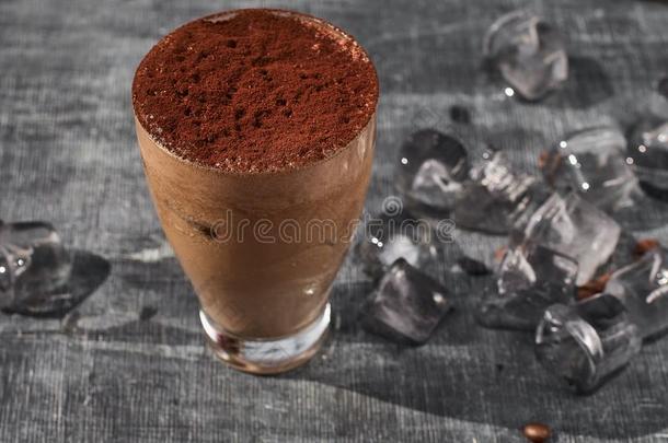 巧克力果汁刨冰咖啡豆在外面向一夏d一y