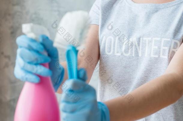 房屋清洁志愿者手手套喷雾器刷子