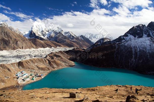 戈奇湖和村民,尼泊尔<strong>喜马拉雅</strong>山脉山