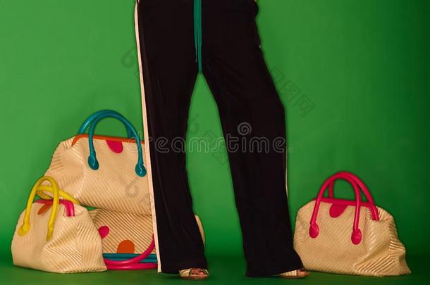 女人手提包.袋,手提包使出局关于稻草