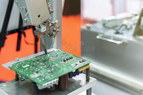 高的科技和现代的自动的机器人为power电路breaker电源断路器照片电路