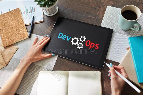 DevOps-发展周期关于自动化和监视在全部的